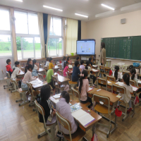 １、２年生の授業（6/10）の様子です