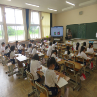 １、２年生の授業（6/13）の様子です