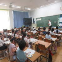 ３、4年生の授業（6/18）の様子です
