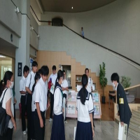市議会の見学に行ってきました。