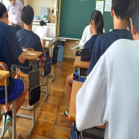 遠きに行くには……