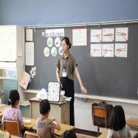 おはしを上手に　使えるかな？